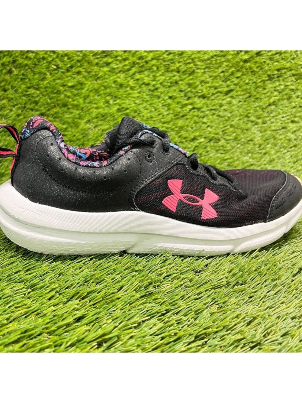 Under Armour Assert 10 Girls Size 6.5Y Black Pink Running Walking Shoes Sneakers